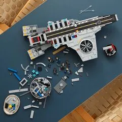 LEGO Marvel: S.H.I.E.L.D. Helicarrier (76354)