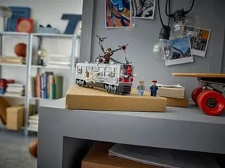 LEGO Marvel: Spider-Man vs. Doc Ock Subway Train Scene (76321)