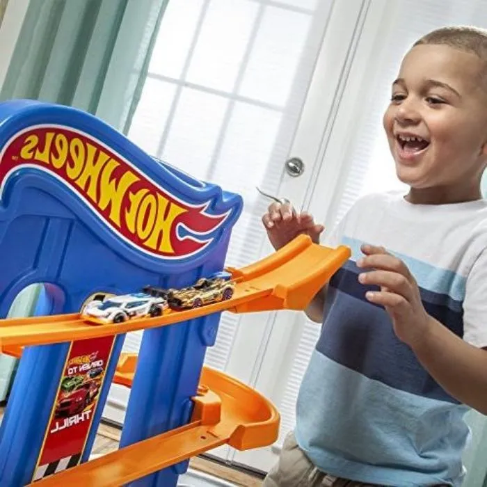 Step2 Hot Wheels Road Rally Raceway Die-Cast Car Play Table